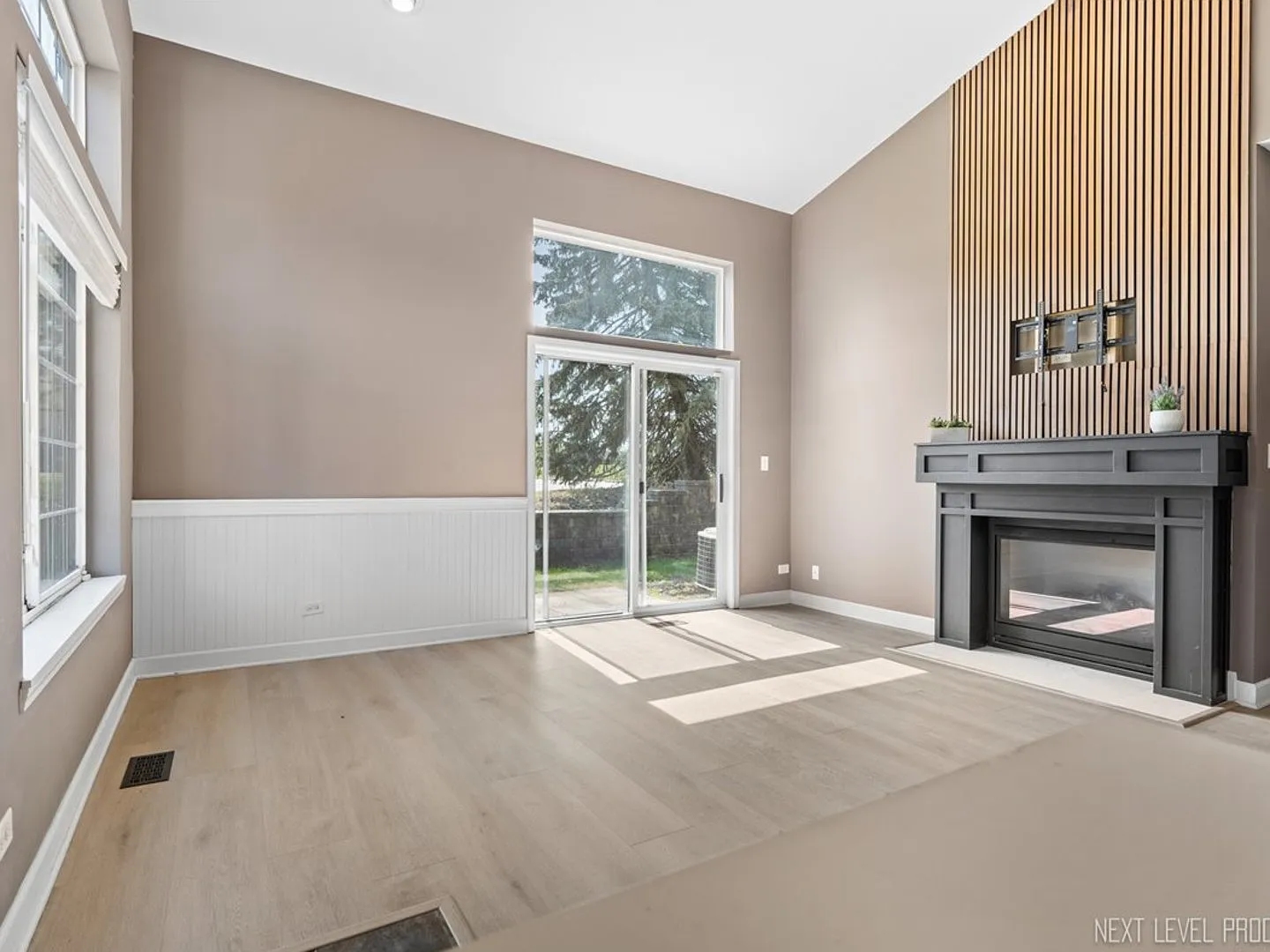 2 bed, 1223 sqft, $2,500 — Photo 3