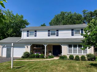 1714 Riverside Ct, Glenview, IL 60025