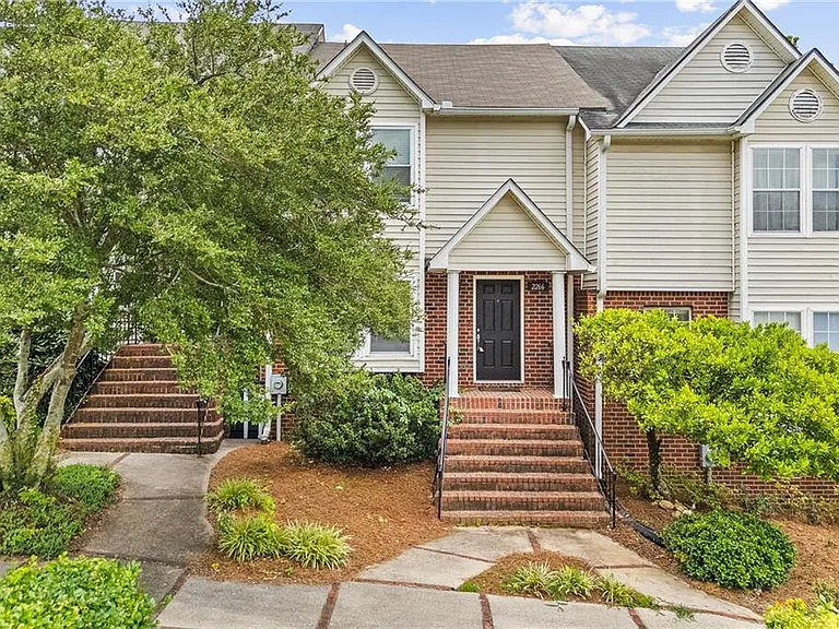 2266 Oak Glenn Cir — Photo 1