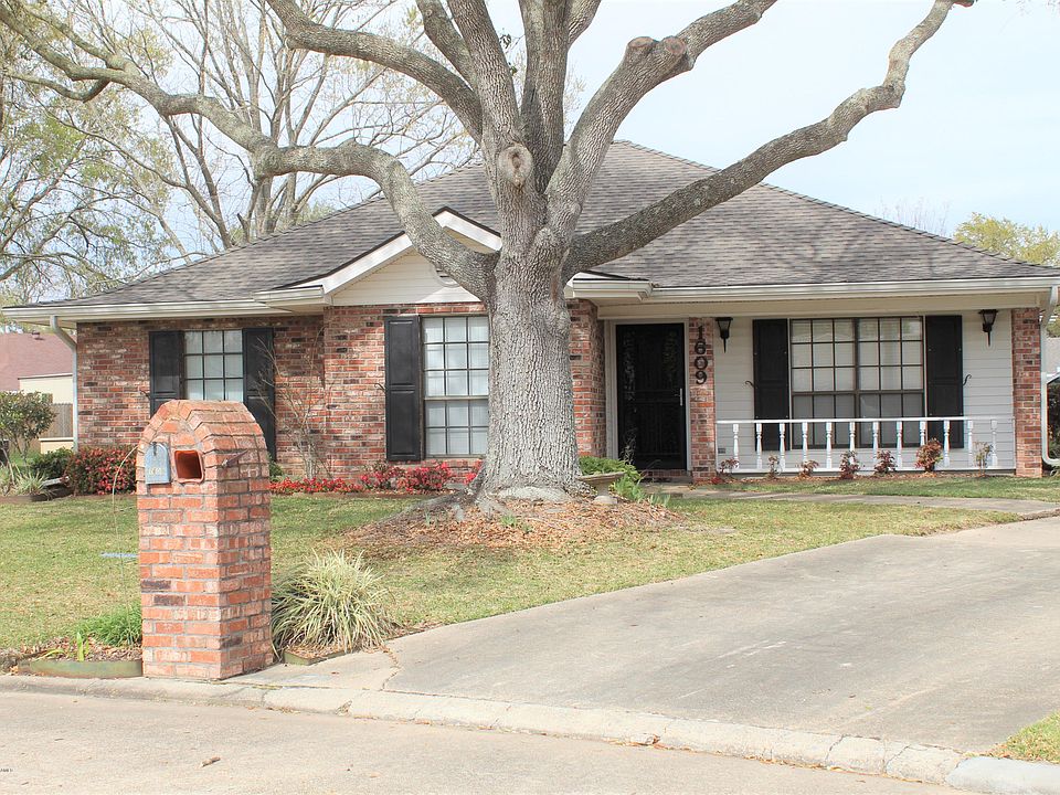 1st image of 1609 Tanglewood Dr