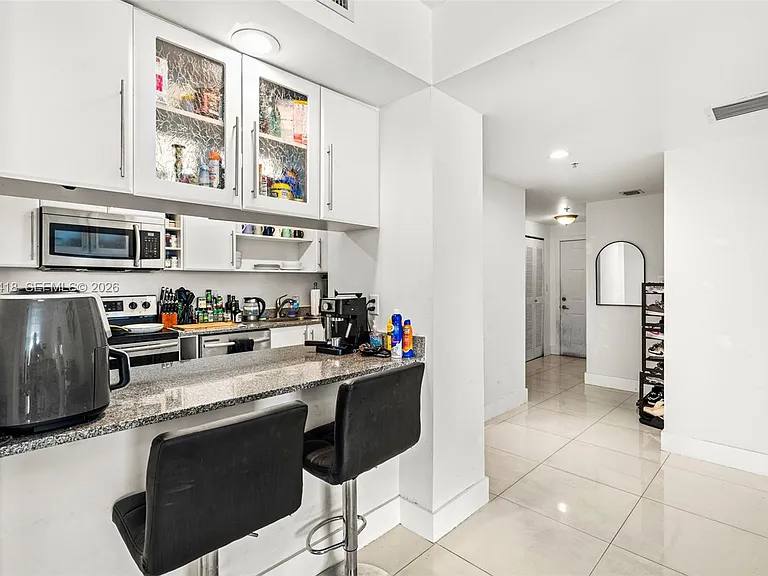 275 NE 18th St #708 — Photo 34