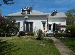 515 SW 2nd St, Aledo, IL 61231