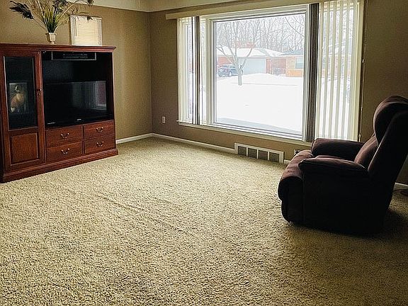 3rd image of 30608 Champine St