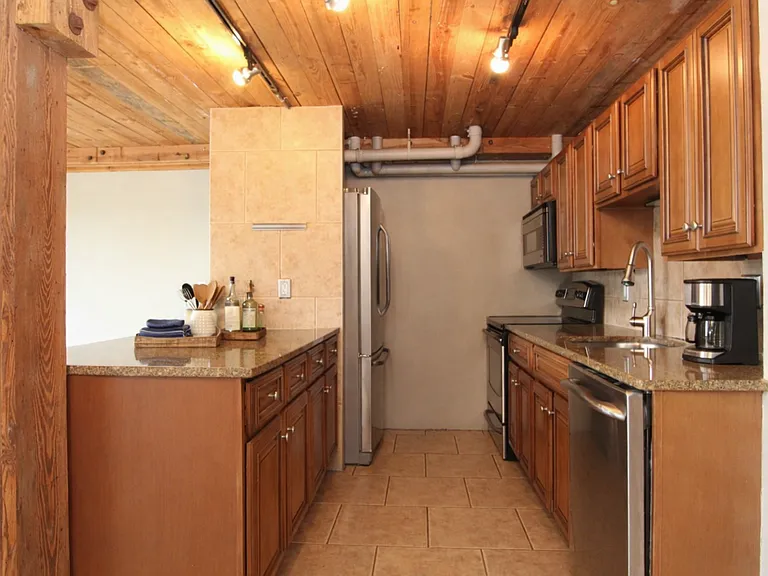68 Thermos Ave #207 — Photo 5