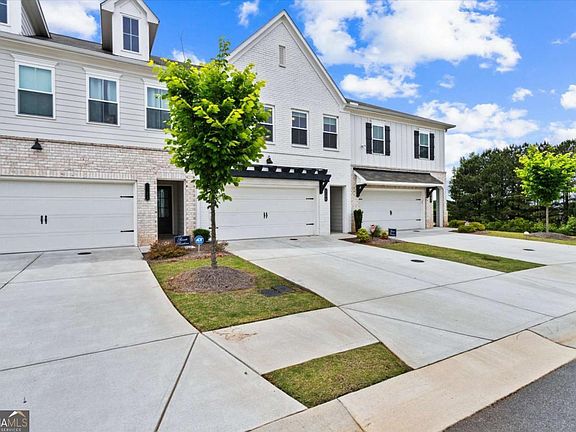 3rd image of 1124 Mornington Way