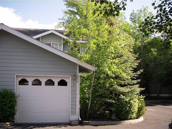 Attached Garage