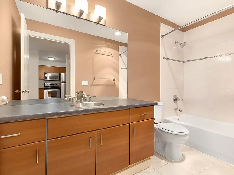 700 E Denny Way #404 — Photo 13