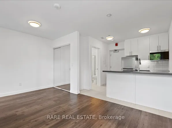10 Garfella Dr #106, Toronto, ON M9V 2E9