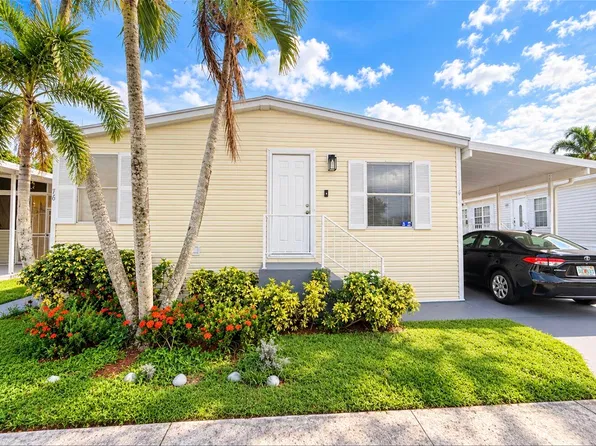76 Plantation Boulevard, Lake Worth, FL 33467