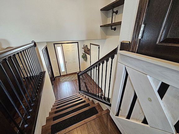 4th image of 5012 Hitchcock Dr