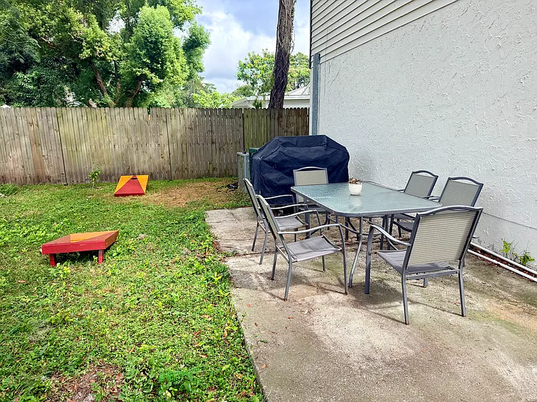 9402 N Semmes St — Photo 17
