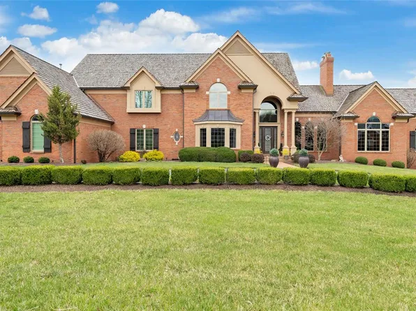 1263 Cedars Valley Rd, Saint Albans, MO 63073