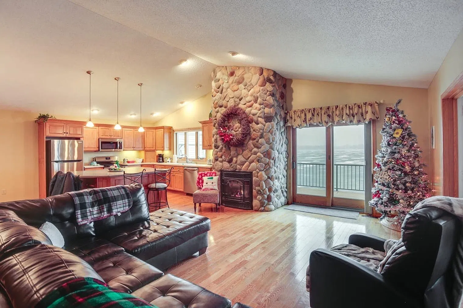 5 bed, 4.0 bath, $21,010 — Photo 1