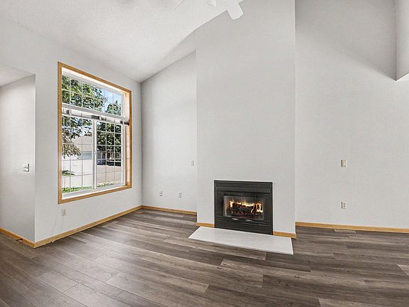 4th image of 18191 Cattail Ct