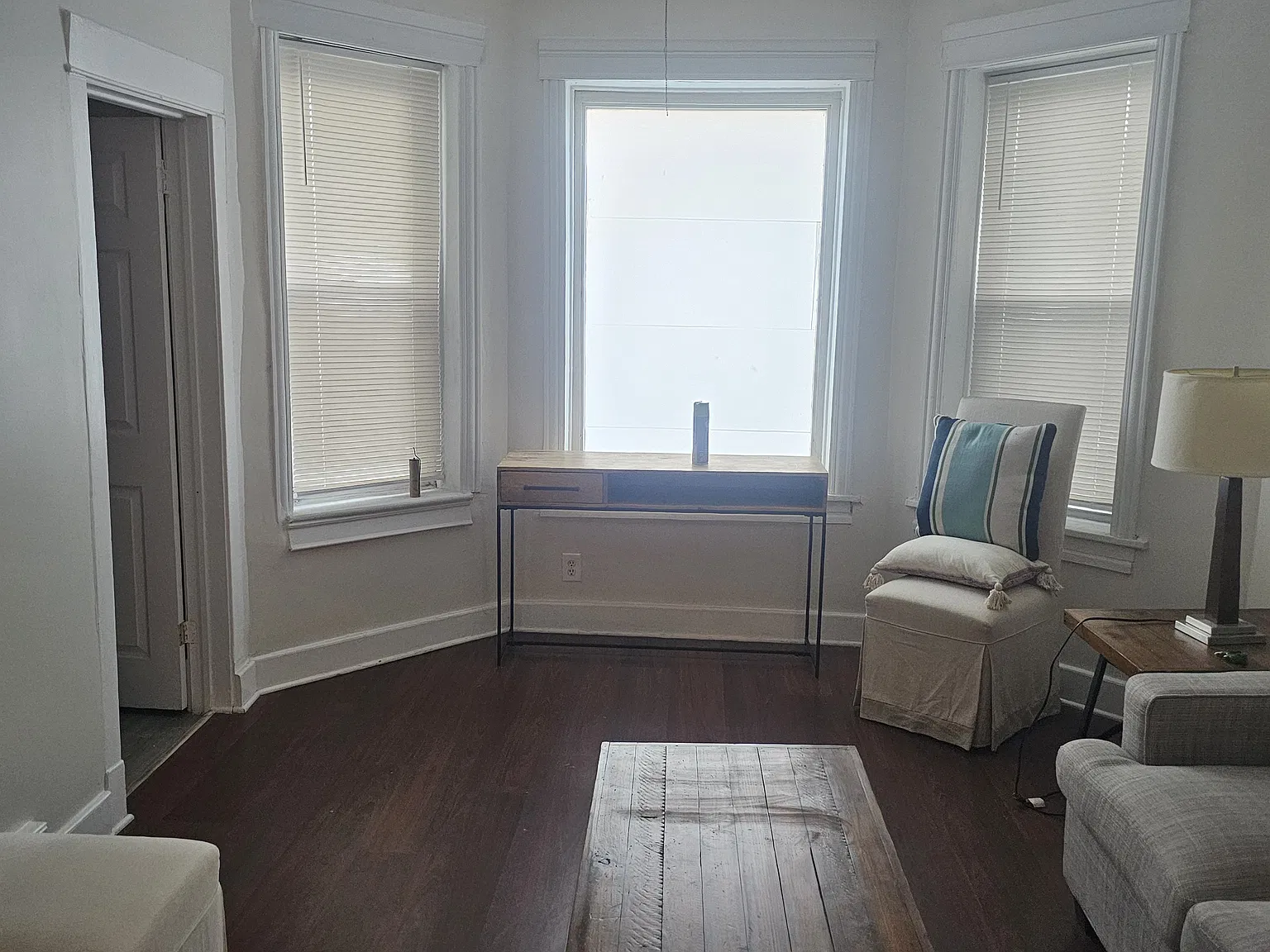 3 bed, 1000 sqft, $1,500 — Photo 4