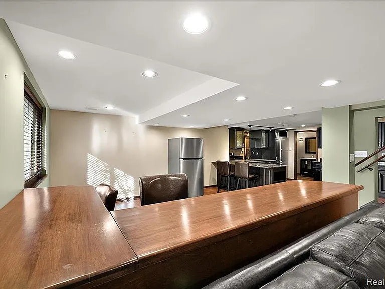 43054 Oxford Ct — Photo 17