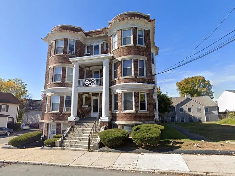 90 Emerson St