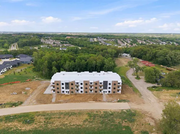 4425 Deer Creek Rd #301-304, Iowacity, IA 52246