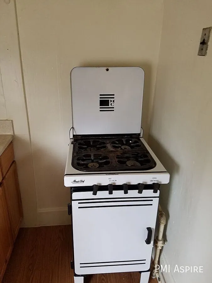 Studio Available In Longmont — Photo 3