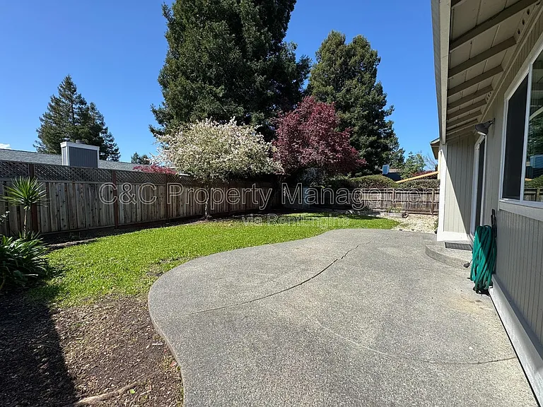 1663 Calle Ranchero — Photo 5
