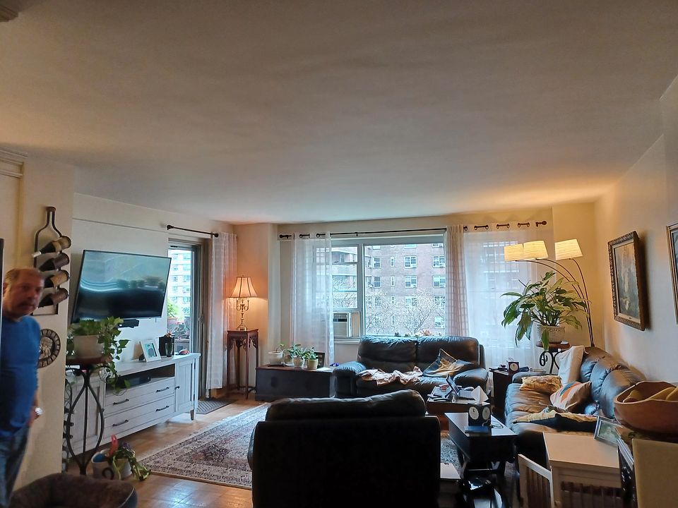 1st image of 577 Grand St #504