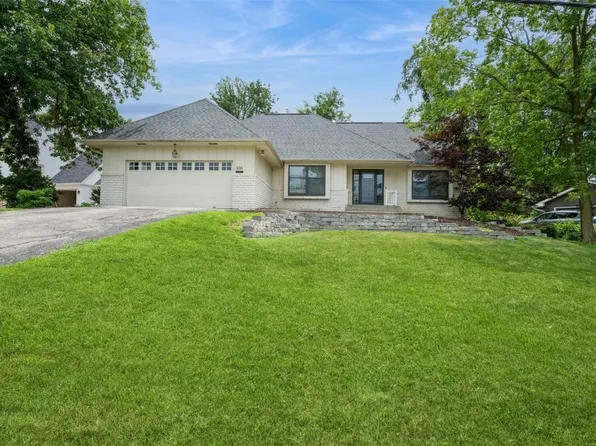 306 Linden Ter SE, Cedar Rapids, IA 52403
