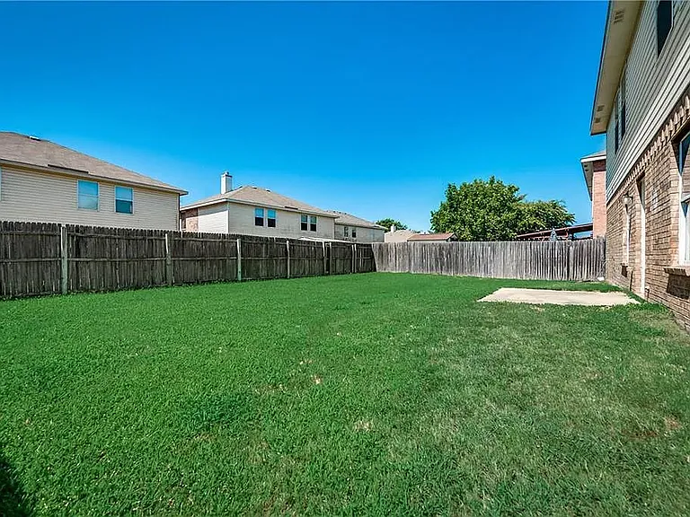 1109 Boxwood Dr — Photo 21