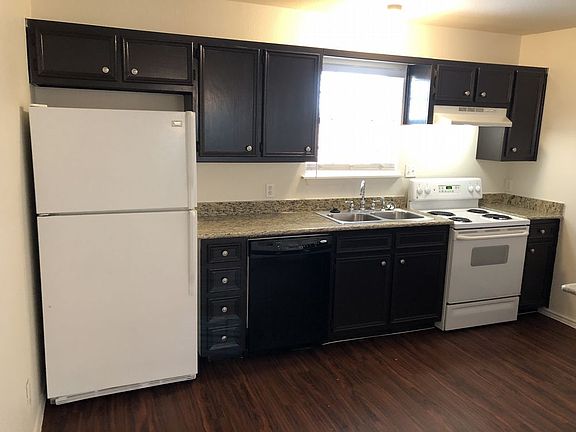3rd image of 1036 McKinley St APT 210