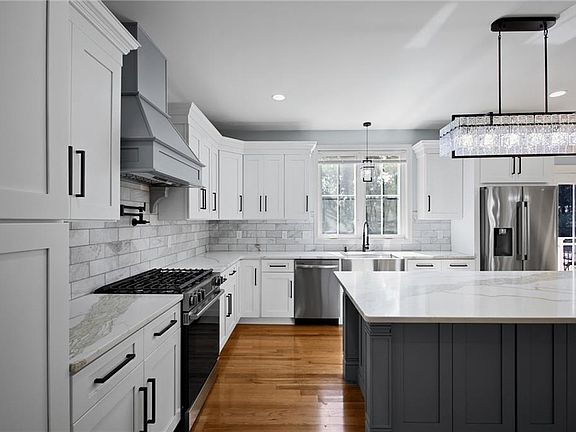 5th image of 58 Jackson Ave