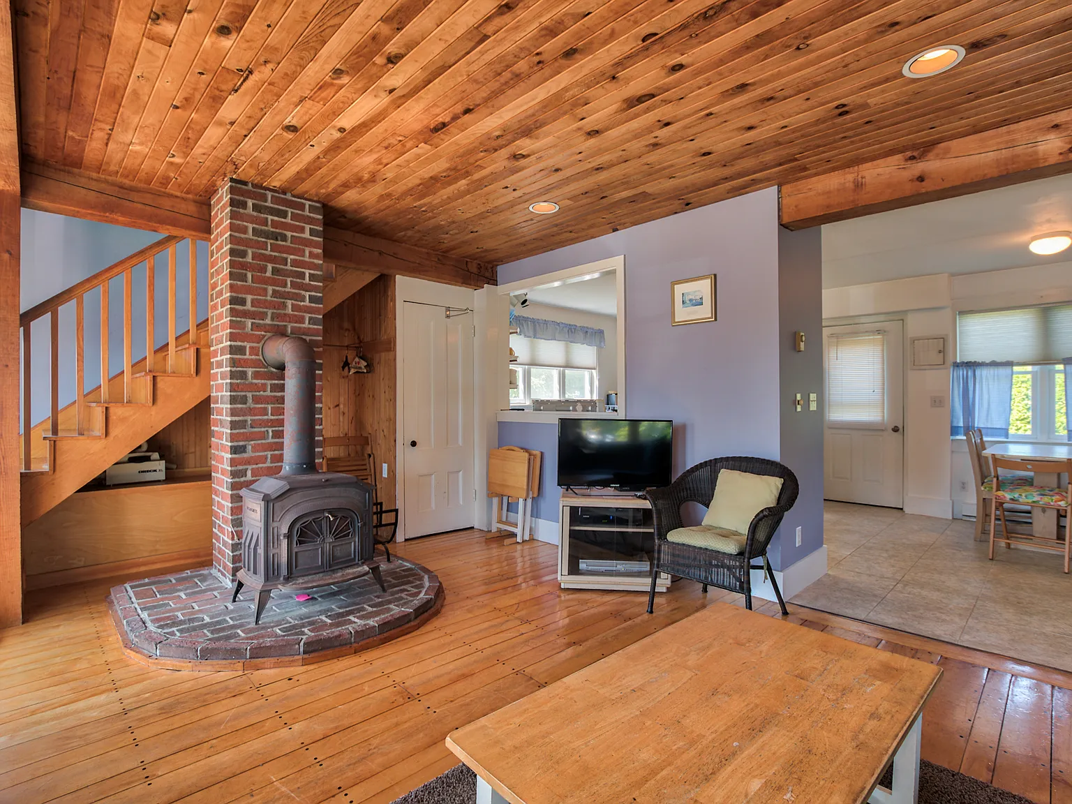 3 bed, 1137 sqft, $2,100 — Photo 4