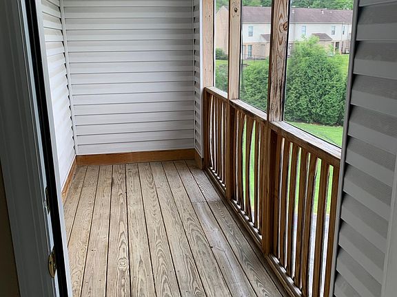 3rd image of 130 Brenda Ln #130