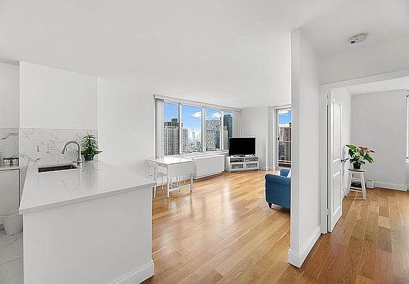 4th image of 404 E 79th St APT 28H