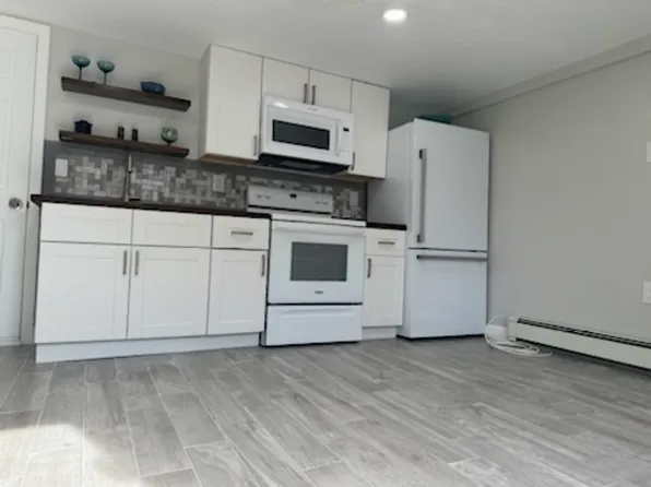 (undisclosed Address), Farmingdale, NY 11735