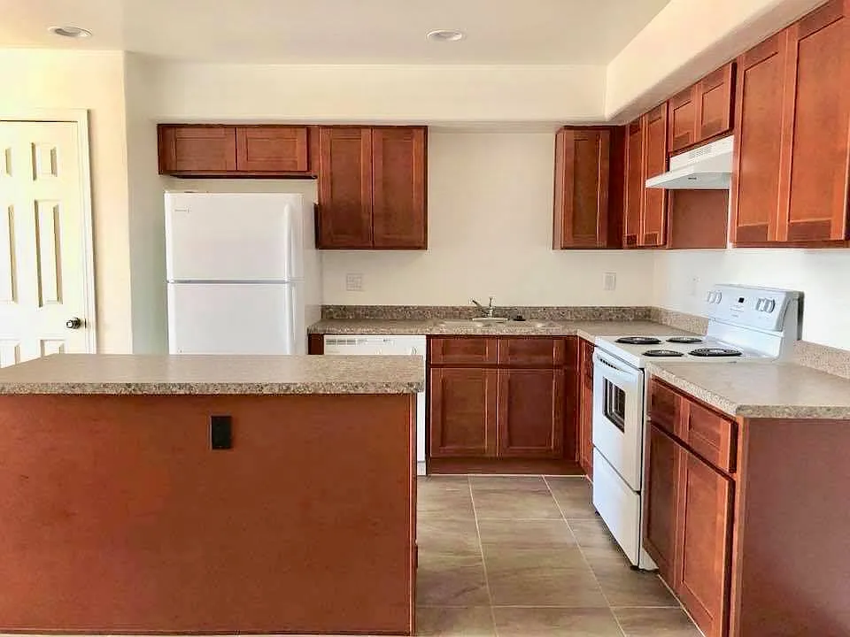 2 bed, 837 sqft, $1,399 — Photo 3