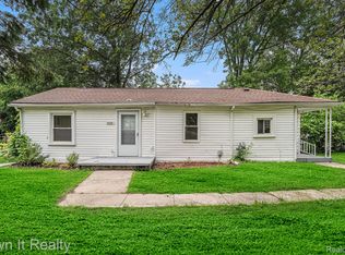 9122 Trafalgar St, Taylor, MI