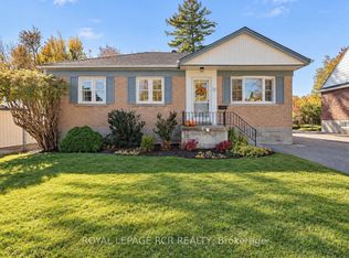 26 Newton St, Barrie, ON L4M 3N3