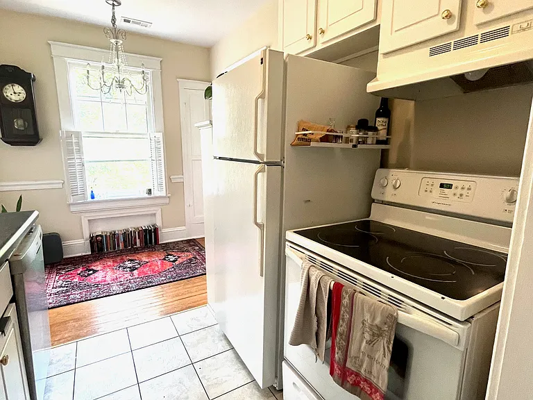 601 Hinsdale St #4 — Photo 10