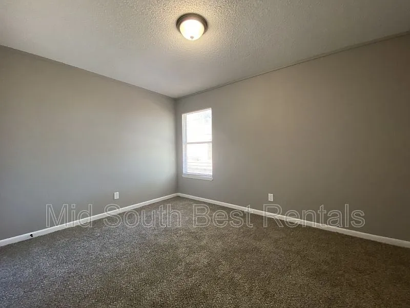 2220 Loop Acres Dr — Photo 4