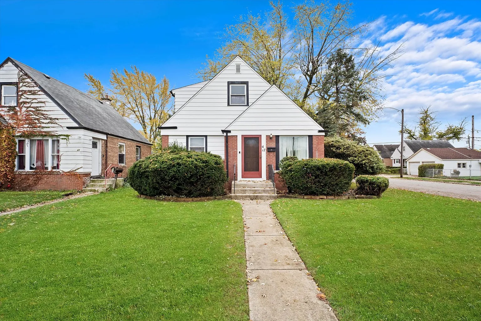 47 163rd St photo 1