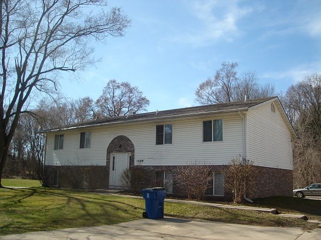 1329 Huntington Exterior