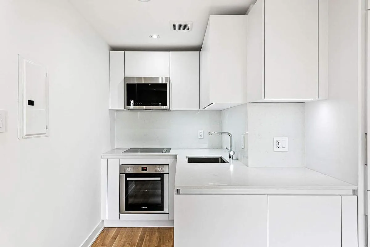 327 Chisholm Ave. — Photo 2