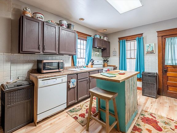 4th image of 202 Y St