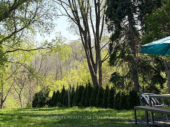 5th image of 247 Berry Rd