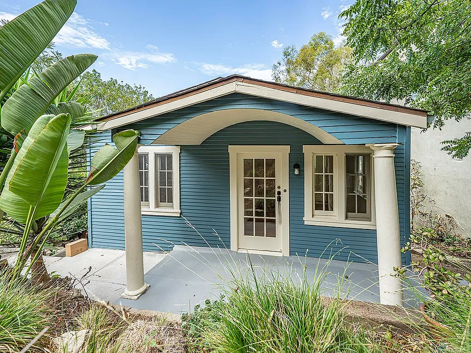 3322 Hamilton Way