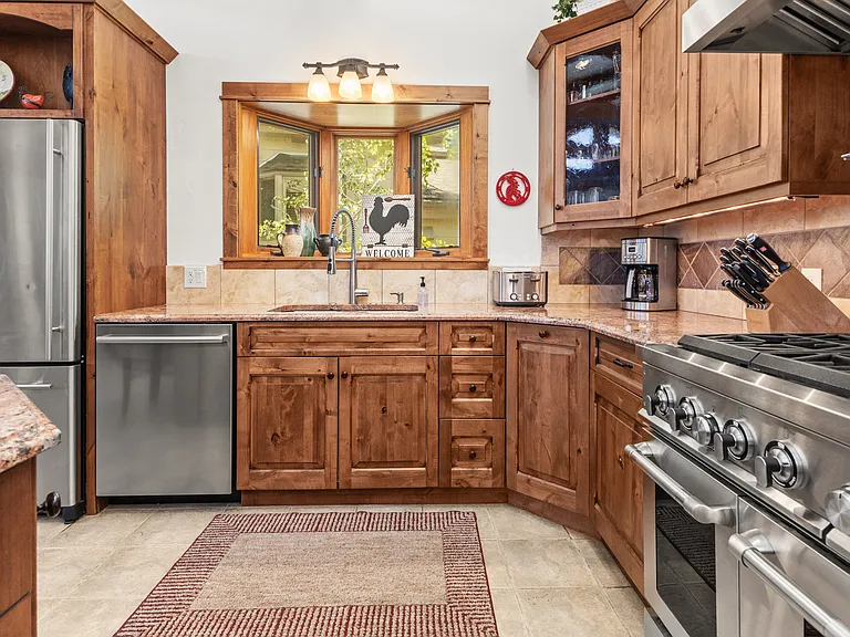 Top Level - Gourmet Kitchen