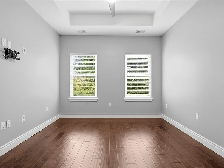390 Bradley St — Photo 22
