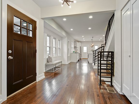 3rd image of 741 S Euclid Ave