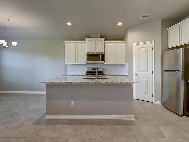 1278 Carnaby — Photo 36