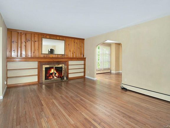 5th image of 81 Forest Ave