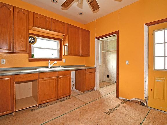 3rd image of 22 E Prospect Ave